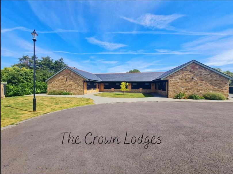 דיל The Crown Lodges מראה חיצוני תמונה